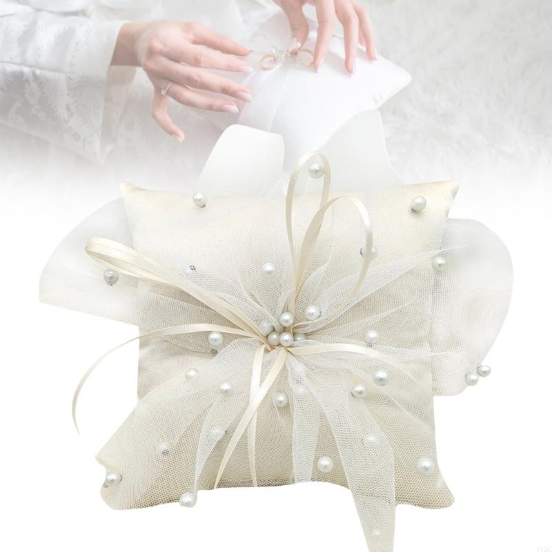 Ring Bearer Pillow - Подушка ручной работы с белыми кольцами,