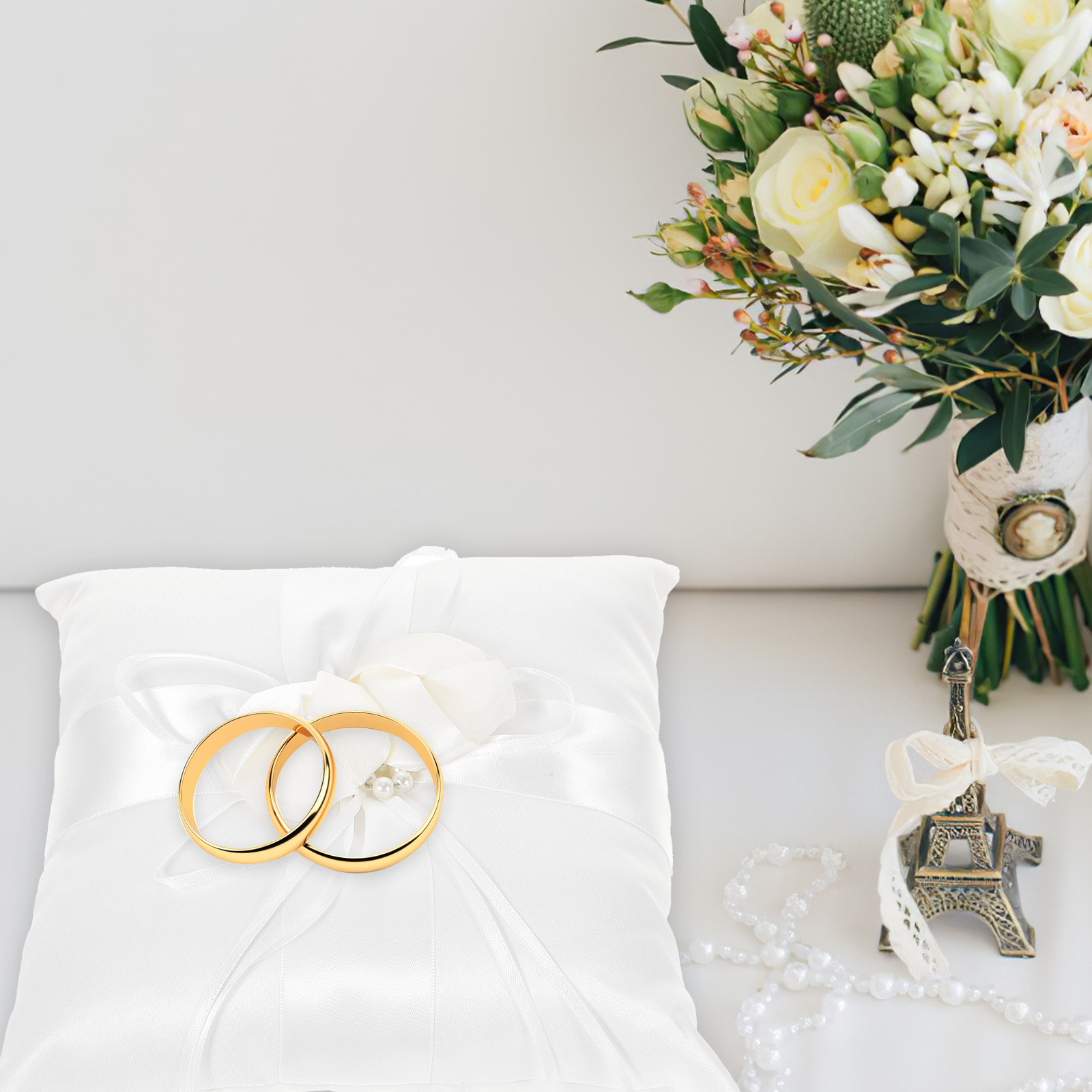 Элегантная белая атласная поду – обзор и цена Ring Bearer Pillow