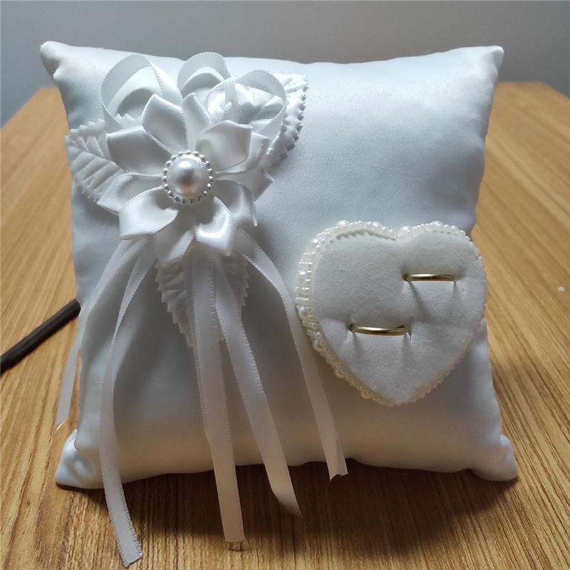 Подушка для обручального кольц – обзор и цена Ring Bearer Pillow